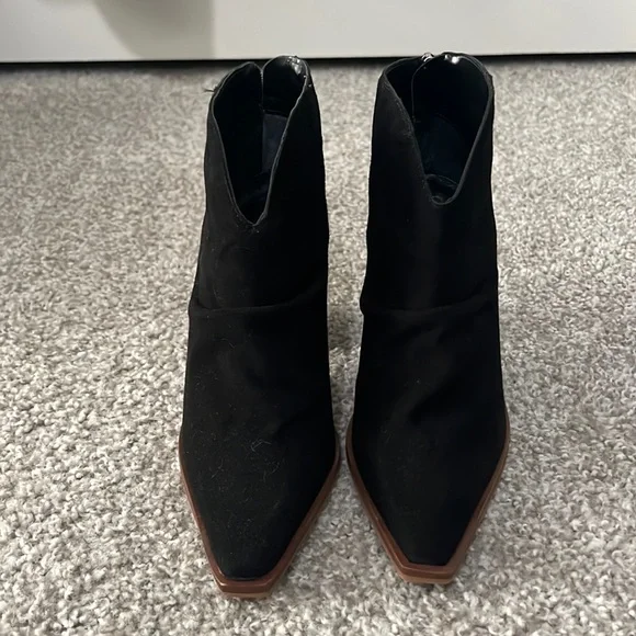 Vince Camuto Wenmina Bootie - Picture 3 of 6